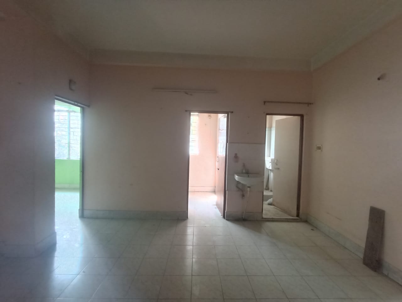 Unfurnished 2bhk in Bamunimaidan, Guwahati, Assam, India for Rent